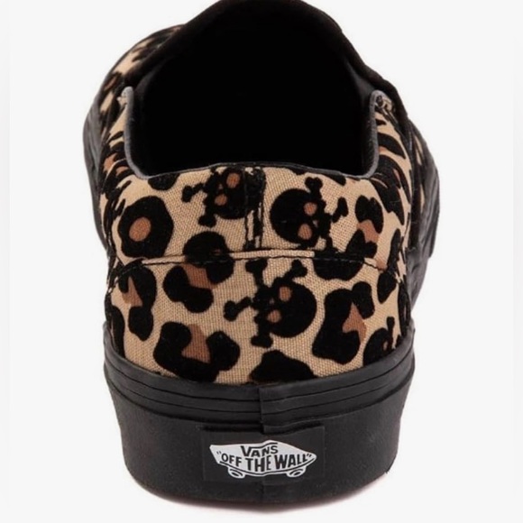 NWOT Vans Unisex Classic Slip On Canvas Skate Shoe Leopard/Skulls/Black ~W7.5 - Picture 3 of 7